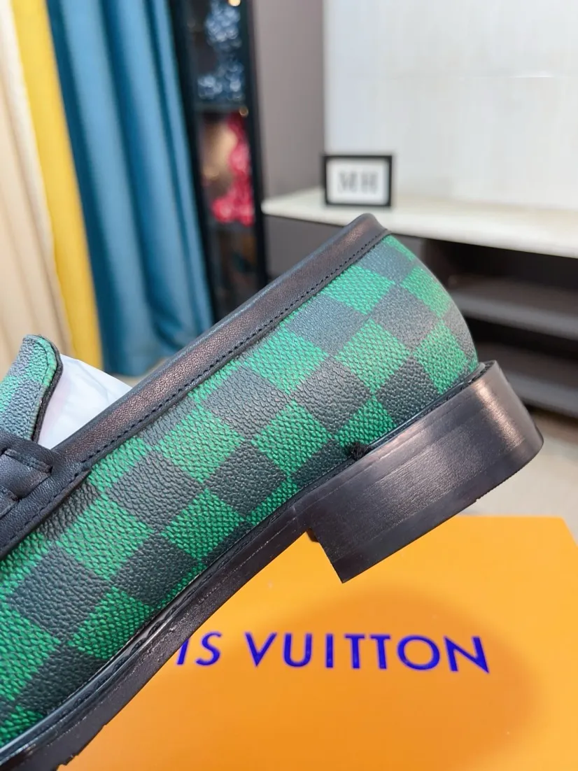 Ex-factory price 720🌹🌹High version [LV] Louis Vuitton's popular casual leather shoes🎖Fashionable and elegant🎖🎖Material: Original imported open-edge beaded cowhide, washed cowhide leather lining, original open-molded rubber outsole, high-end and classy, ​​elegant quality, instantly transforming into a handsome man ❤❤Standard\nNumber: 38-44